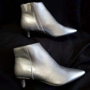 Comfort View booties